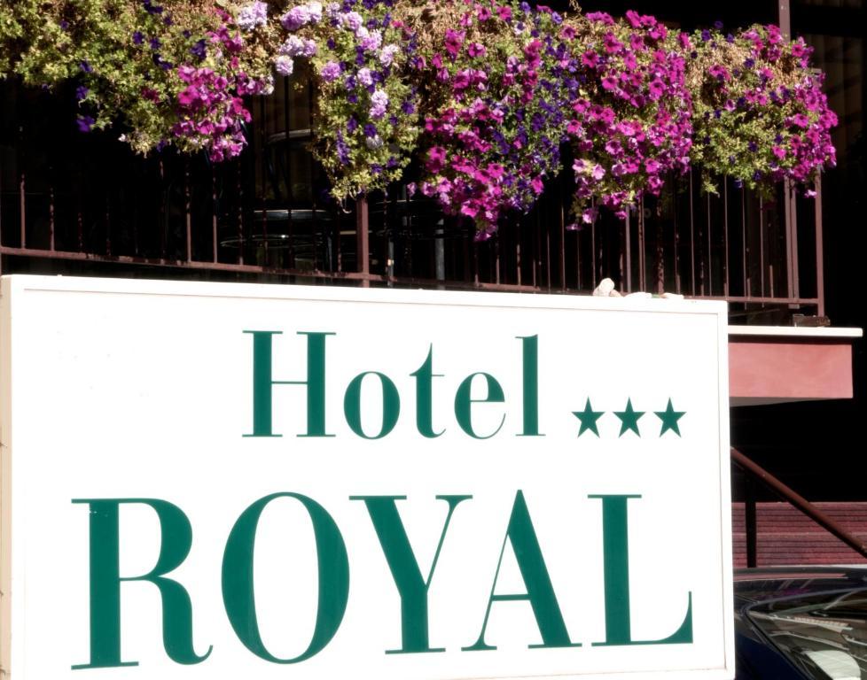 Hotel Royal Pesaro Bagian luar foto